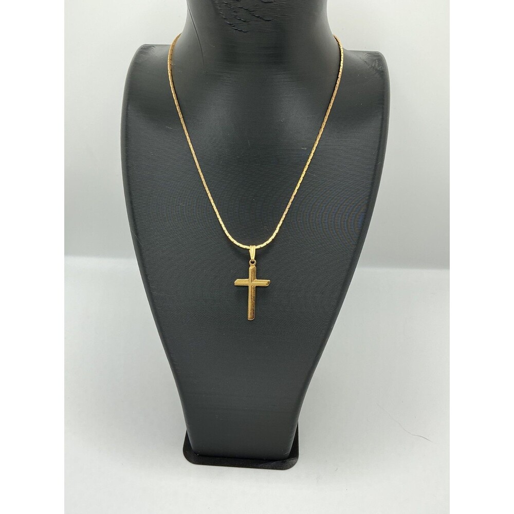 VINTAGE GOLD TONE MINIMALIST CROSS PENDANT NECKLE CLASSIC RELIGIOUS JEWELRY